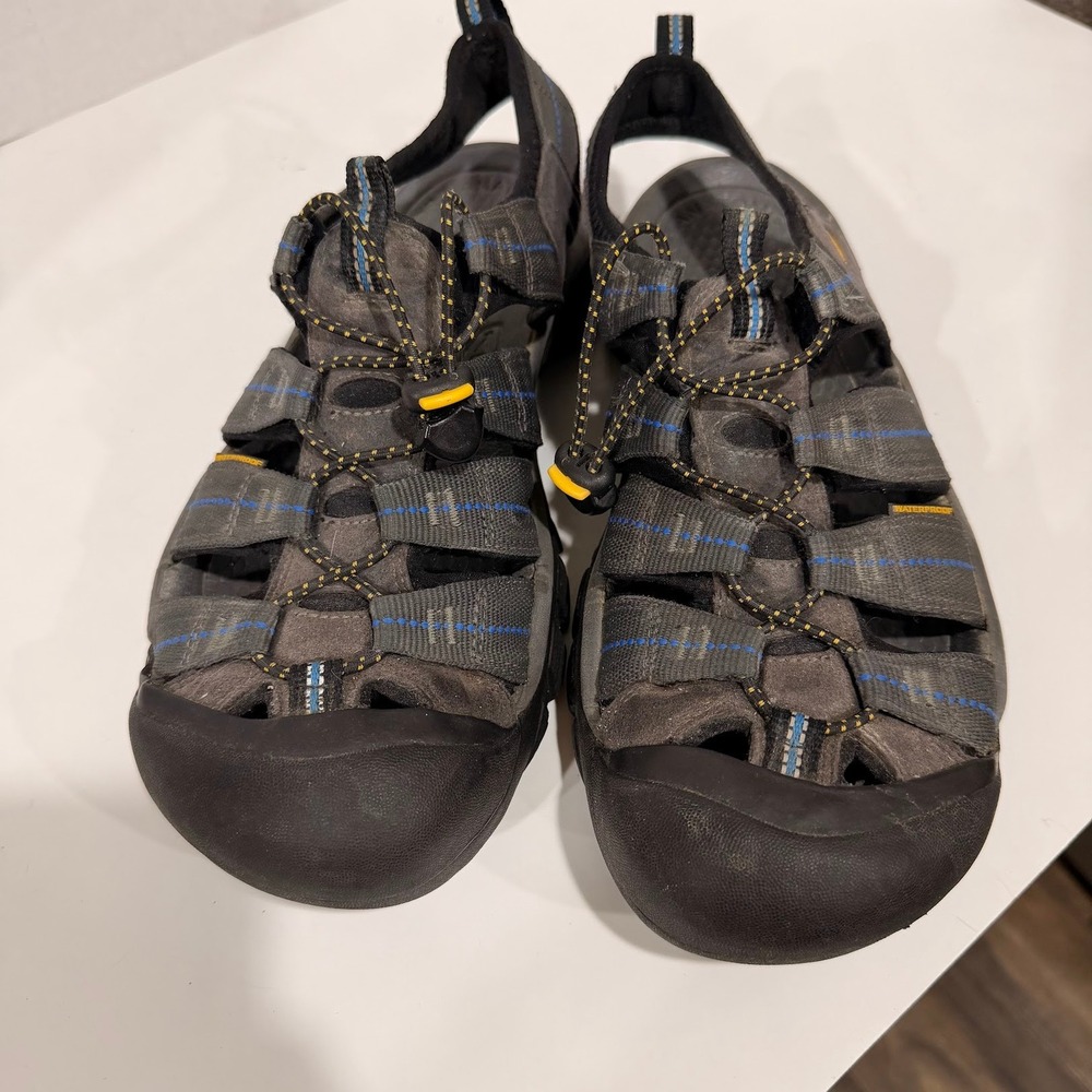 Keen Newport H2 Mens 9.5 Waterproof Hiking Sandals Grey Blue Bungee GORP Shoes